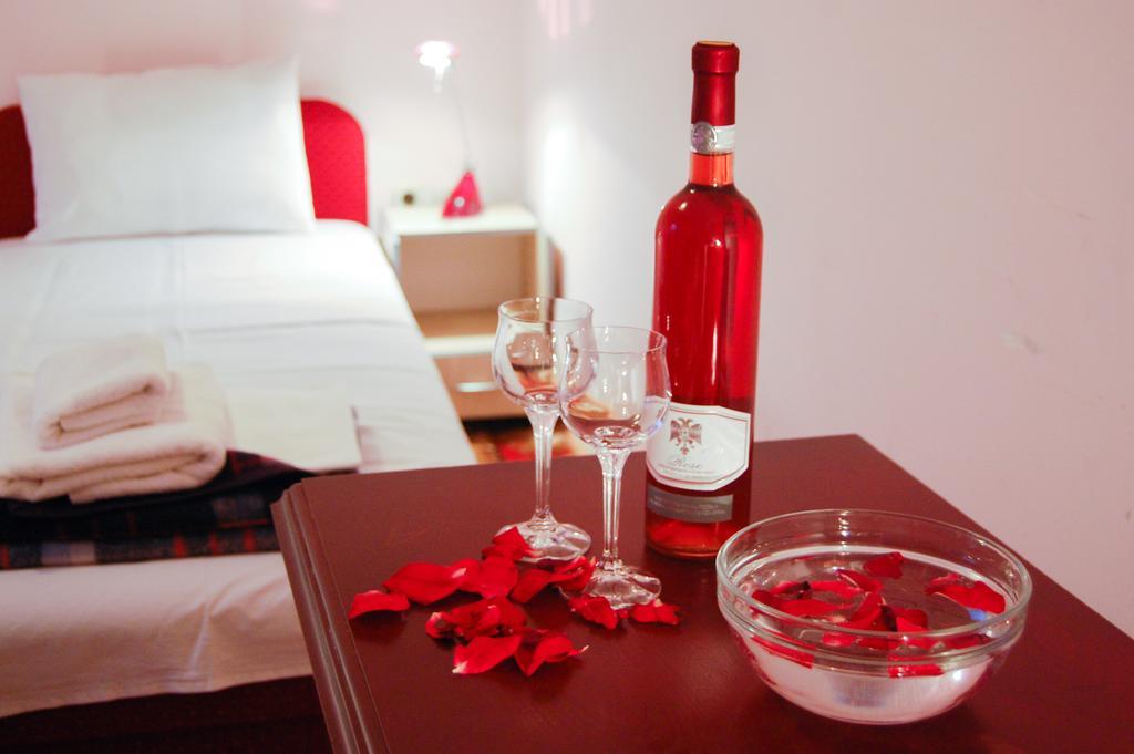 Hotel Montenegro Struga Eksteriør billede