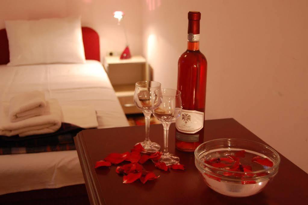 Hotel Montenegro Struga Eksteriør billede